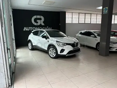 Usado Renault Captur Equilibre 90 CV (66 kW) 2023 Blanco SUV