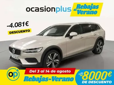 Usado Volvo V60 CC Core 197 CV (144 kW) 2023 Gris Familiar