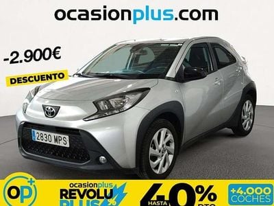 Usado Toyota Aygo Play 72 CV (52 kW) 2024 Gris Utilitario