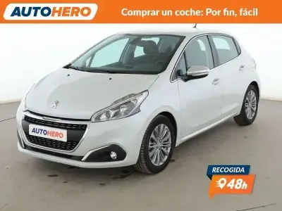 Usado Peugeot 208 Allure 100 CV (73 kW) 2016 Blanco Utilitario