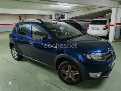 Używany Dacia Sandero Stepway 90 KM (66 kW) 2016 Niebieski Sedan/Limuzyna