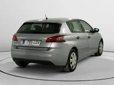 Usado Peugeot 308 Access 102 CV (75 kW) 2020 Gris Berlina