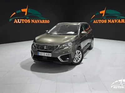 Usado Peugeot 5008 Active 120 CV (88 kW) 2017 Verde SUV