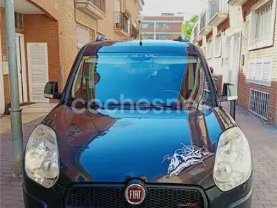 Usado Fiat Doblò Emotion 135 CV (99 kW) 2013 Negro Monovolumen