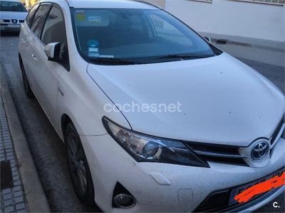 Toyota Auris Hybrid