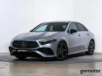 Usado Mercedes A180 116 CV (85 kW) 2025 Gris / plata Berlina