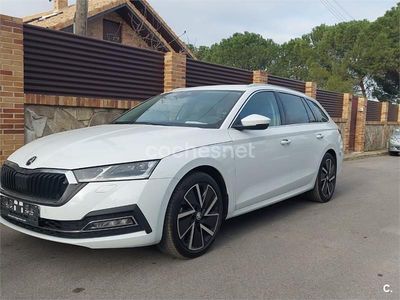 Usado Skoda Octavia Style 150 CV (110 kW) 2020 Blanco Familiar