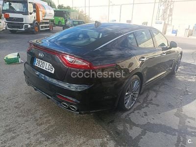 Usado Kia Stinger GT-Line 200 CV (147 kW) 2019 Negro Utilitario