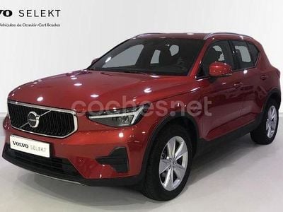 Granate Usado 2024 Volvo XC40 Core SUV | 30.990 € (Precio justo)