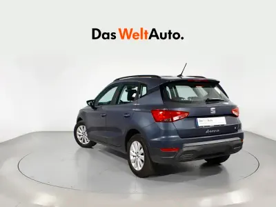 Usado Seat Arona Reference 95 CV (69 kW) 2022 Gris SUV