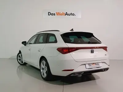 Usado Seat Leon FR 110 CV (80 kW) 2024 Blanco