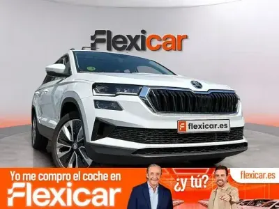 Usado Skoda Karoq Ambition 150 CV (110 kW) 2022 Blanco SUV