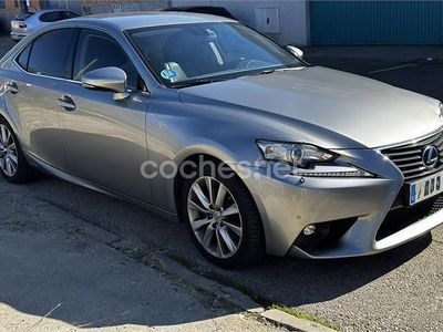 Usado Lexus IS300h Executive Line 223 CV (164 kW) 2016 Gris / plata Berlina