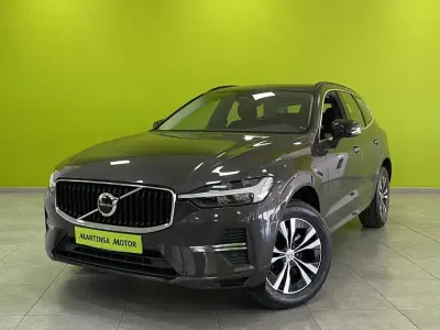 Używany Volvo XC60 Momentum 197 KM (144 kW) 2021 Brązowy SUV