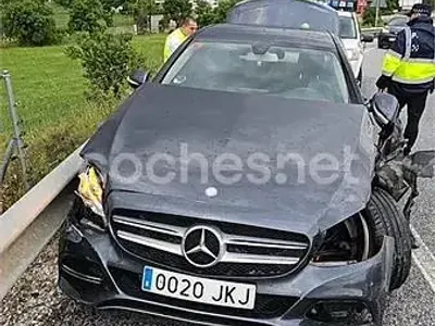 Usado Mercedes C220 Avantgarde 170 CV (125 kW) 2016 Gris / plata Berlina