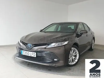 Używany Toyota Camry Advance 218 KM (160 kW) 2020 Brązowy Sedan/Limuzyna