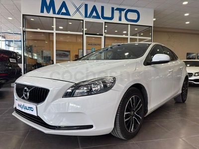 Usado Volvo V40 Momentum 150 CV (110 kW) 2017 Blanco Berlina