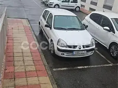 Usado Renault Clio II 80 CV (58 kW) 2005 Blanco Berlina
