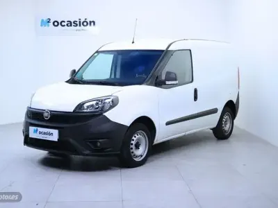 Usado Fiat Doblò 95 CV (69 kW) 2019 Blanco Monovolumen