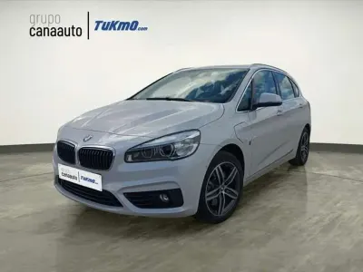 Usado BMW 225 Active Tourer iPerformance 224 CV (164 kW) 2016 Blanco Monovolumen