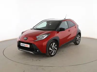 Usado Toyota Aygo X Limited 72 CV (52 kW) 2022 Rojo SUV