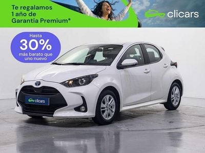 Usado Toyota Yaris Hybrid Business Edition 75 CV (55 kW) 2022 Blanco Berlina