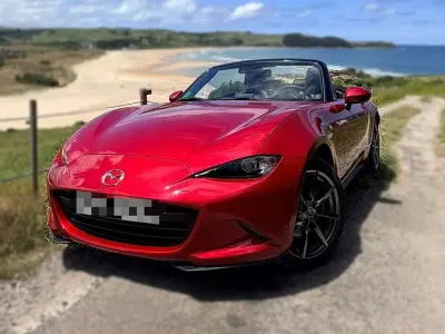 Usado Mazda MX5 Inclusive 160 CV (117 kW) 2015 Rojo Descapotable