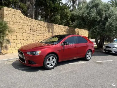 Usado Mitsubishi Lancer Sportback Invite 109 CV (80 kW) 2010 Rojo Berlina