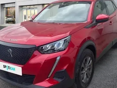 Usado Peugeot 2008 Style 102 CV (75 kW) 2021 Rojo SUV