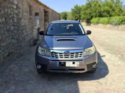 Usado Subaru Forester Sport 147 CV (108 kW) 2011 Gris SUV