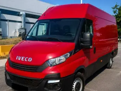 Usado Iveco 35.12 116 CV (85 kW) 2018 Rojo Van