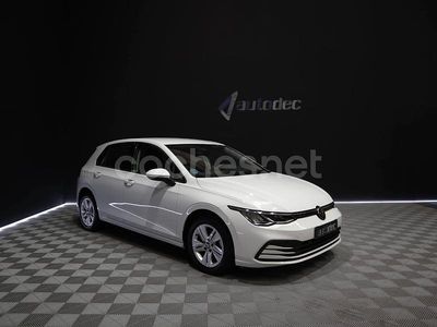 Usado VW Golf VIII 110 CV (80 kW) 2021 Blanco Berlina