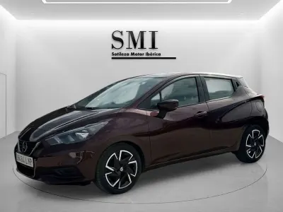 Usado Nissan Micra Acenta 92 CV (67 kW) 2022 Rojo Utilitario
