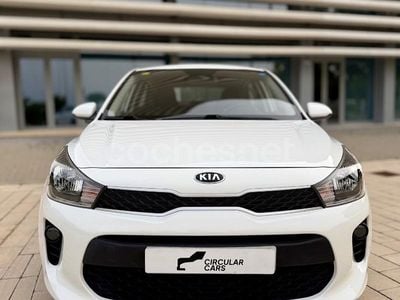 Usado Kia Rio 84 CV (61 kW) 2020 Blanco Berlina