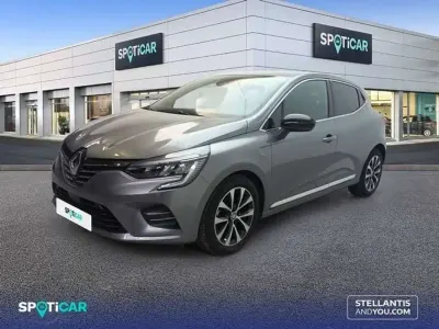 Usado Renault Clio Techno 91 CV (66 kW) 2023 Gris Utilitario