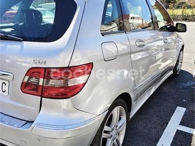 Usado Mercedes B180 Edition 109 CV (80 kW) 2009 Gris / plata Monovolumen