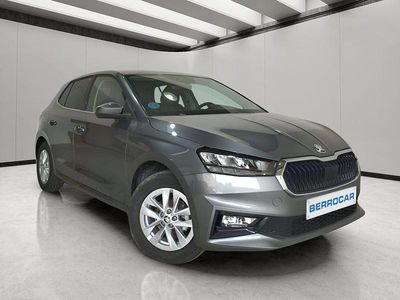 Usado Skoda Fabia Selection 80 CV (58 kW) 2024 Gris Utilitario