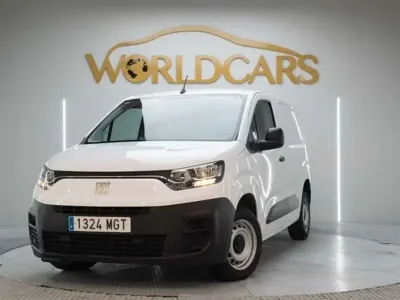 Usado Fiat Doblò 102 CV (75 kW) 2023 Blanco Monovolumen