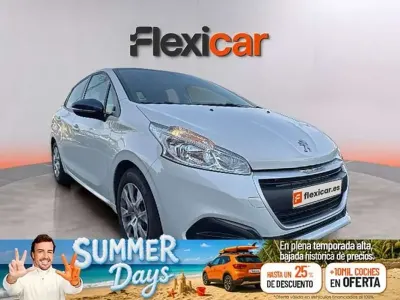 Usado Peugeot 208 Active 101 CV (74 kW) 2019 Blanco Utilitario