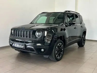 Usado Jeep Renegade Trailhawk 240 CV (176 kW) 2024 Negro SUV