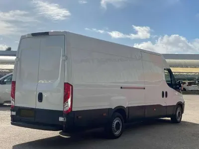 Usado Iveco Daily 116 CV (85 kW) 2020 Blanco Van