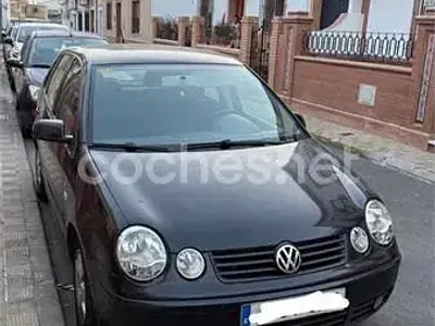Usado VW Polo Trendline 75 CV (55 kW) 2003 Negro Berlina