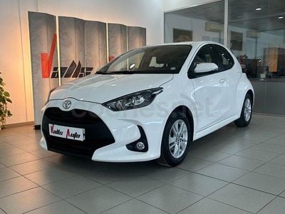 Begagnad Toyota Yaris 125 HK (91 kW) 2022 Vit Halvkombi