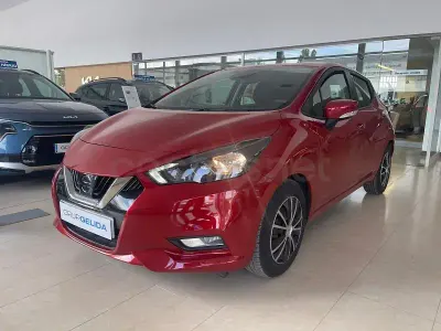 Usado Nissan Micra Acenta 92 CV (67 kW) 2022 Rojo Utilitario