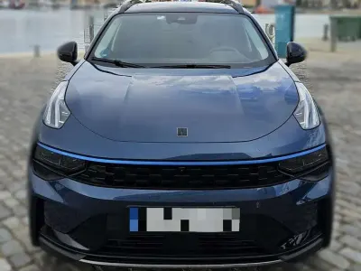 Usado Lynk & Co 01 261 CV (191 kW) 2023 Azul SUV