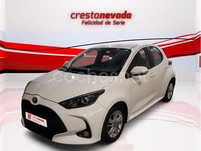 Blanco Usado 2022 Toyota Yaris Hybrid Business Edition Berlina | 18.500 € (Precio justo)