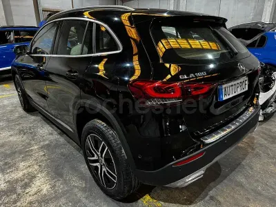 Usado Mercedes GLA180 136 CV (100 kW) 2023 Negro SUV