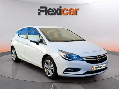 Usado Opel Astra Business 110 CV (80 kW) 2018 Blanco Berlina
