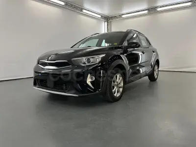 Usado Kia Stonic 100 CV (73 kW) 2021 Negro SUV