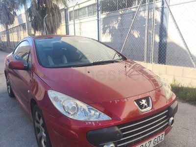 Usado Peugeot 307 CC 110 CV (80 kW) 2008 Granate Descapotable